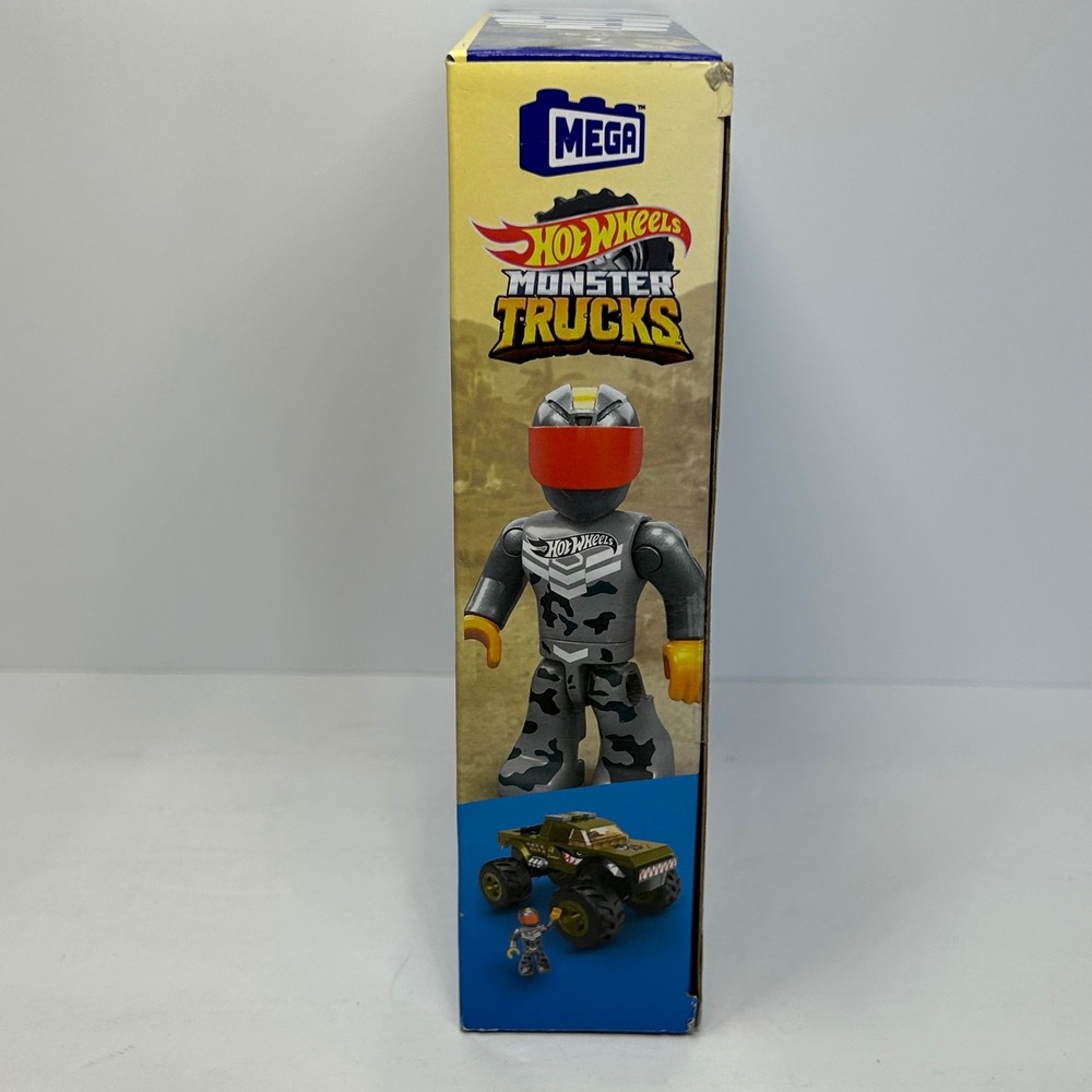 Mega Hot Wheels Monster Trucks V8 Bomber HHD17 Building Set 86 Pcs New - Picture 3 of 7